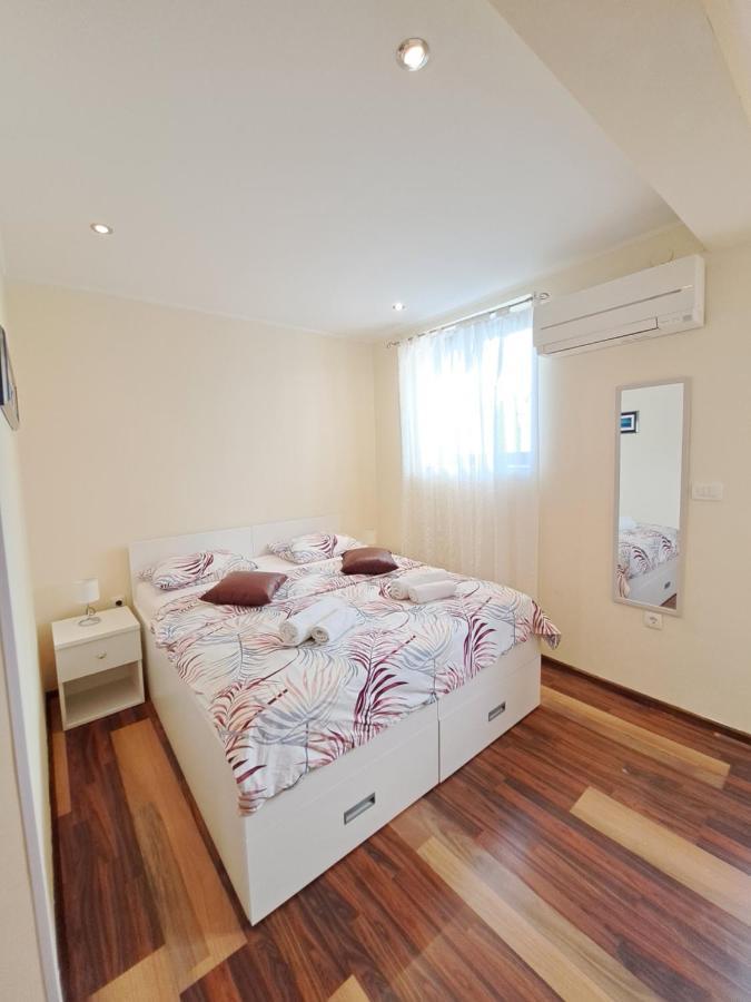 Studio Apartment Nina Novigrad Istria Exterior foto