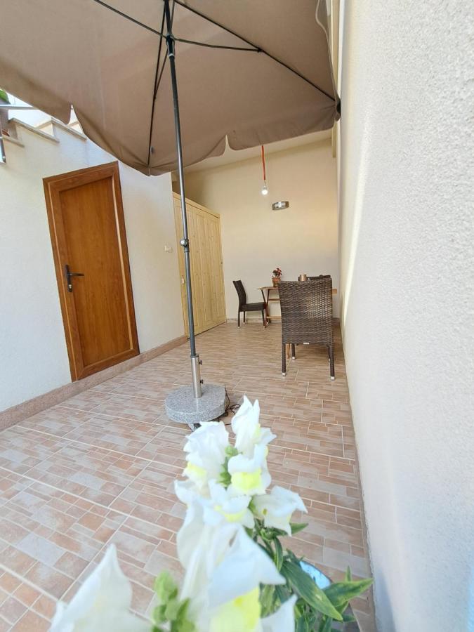 Studio Apartment Nina Novigrad Istria Exterior foto
