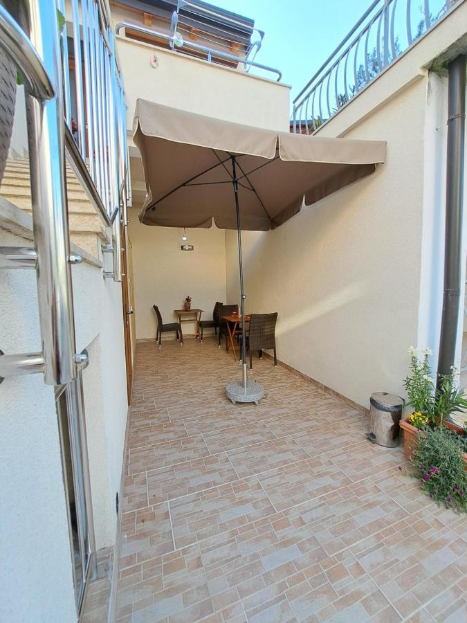 Studio Apartment Nina Novigrad Istria Exterior foto